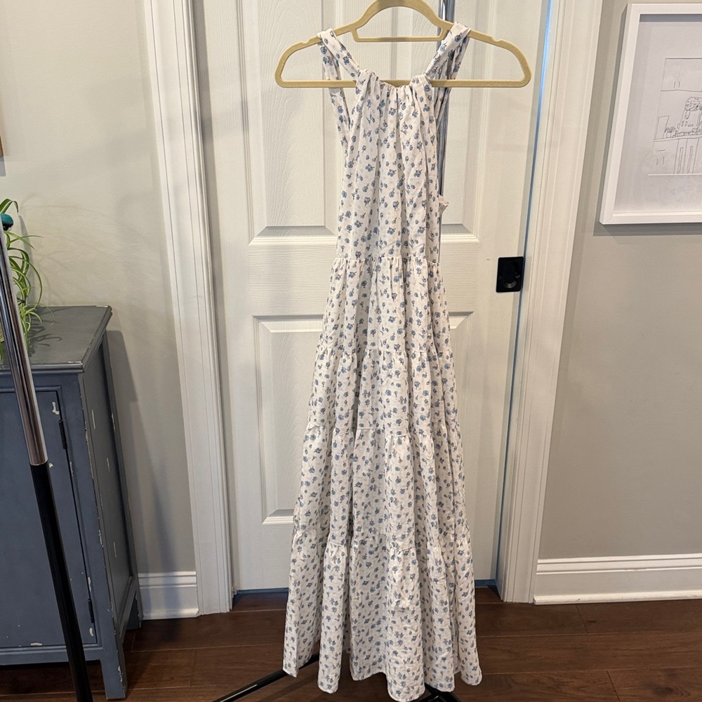 Stile Tiered Floral Maxi Dress in White & Blue Pattern NWT Size Medium - C11-140